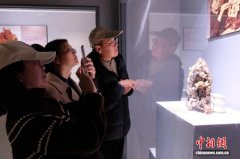 （新春走基层）浙江青田年味浓 侨乡石雕引客来